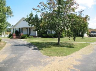 328 Jackson St, Puryear, TN 38251