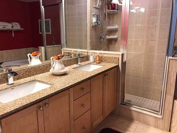 5th image of 78 Harrison Garden Blvd Unit 1507