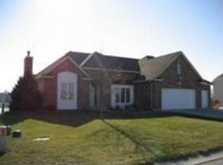 4921 SW Gull Point Dr, Lees Summit, MO 64082