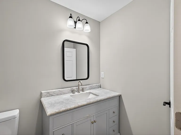 Tanglewood Dr — Photo 22
