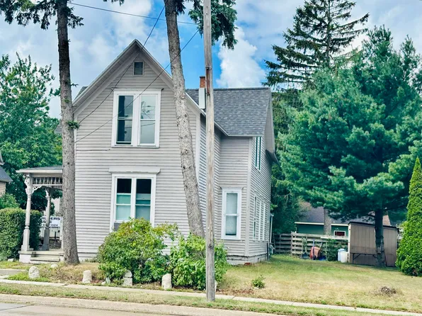 510 Cypress St, Manistee, MI 49660