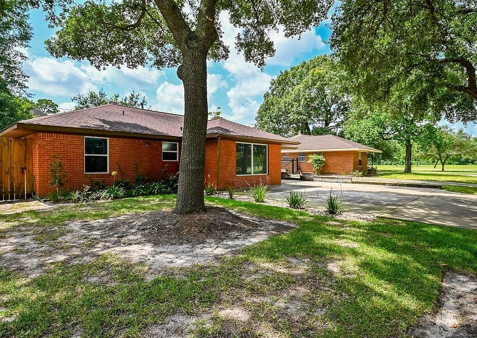 1st image of 2323 Gardenia Dr