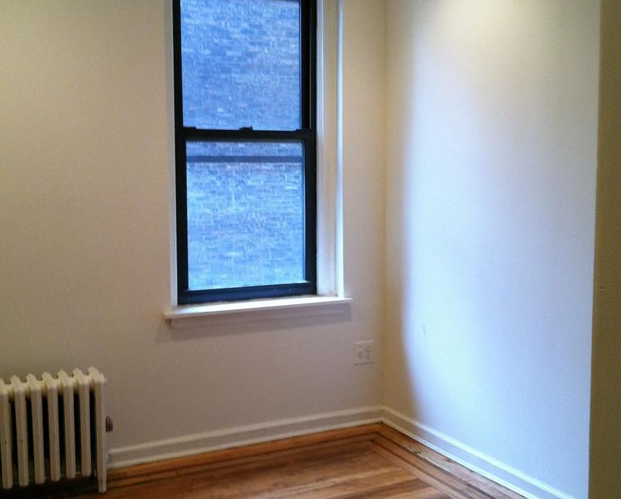 2nd image of 170 Orchard St