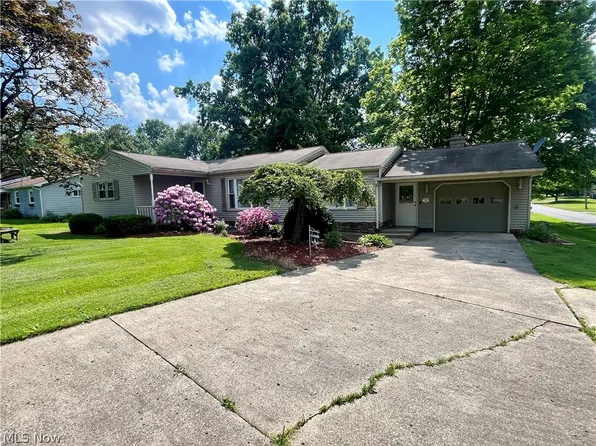 1497 Eastview Dr, Salem, OH 44460