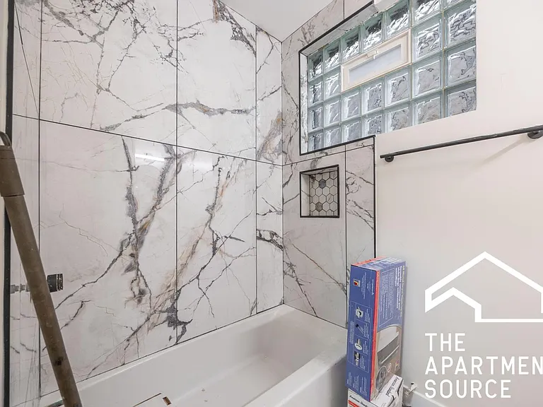1742 N California Ave #3R — Photo 15
