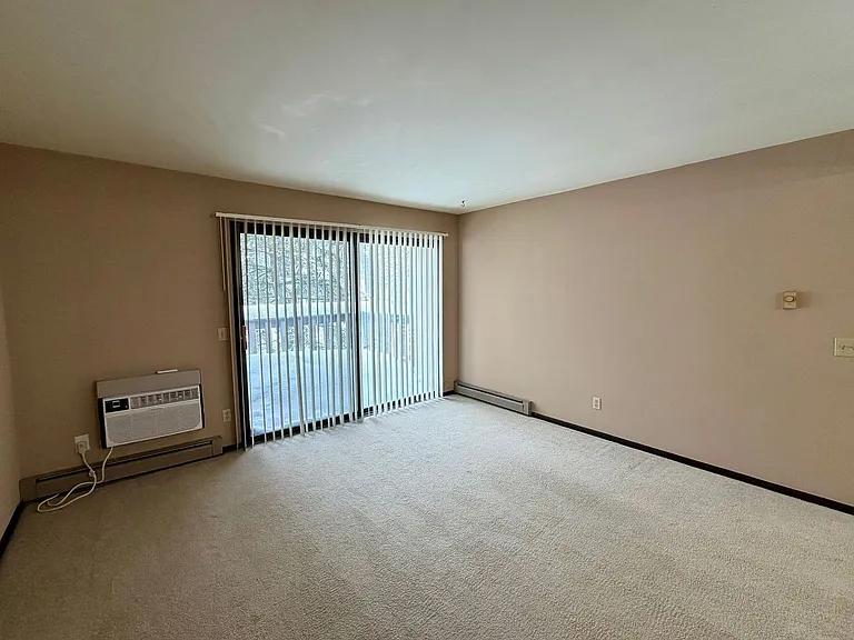 1600 Sawyer Dr — Photo 8