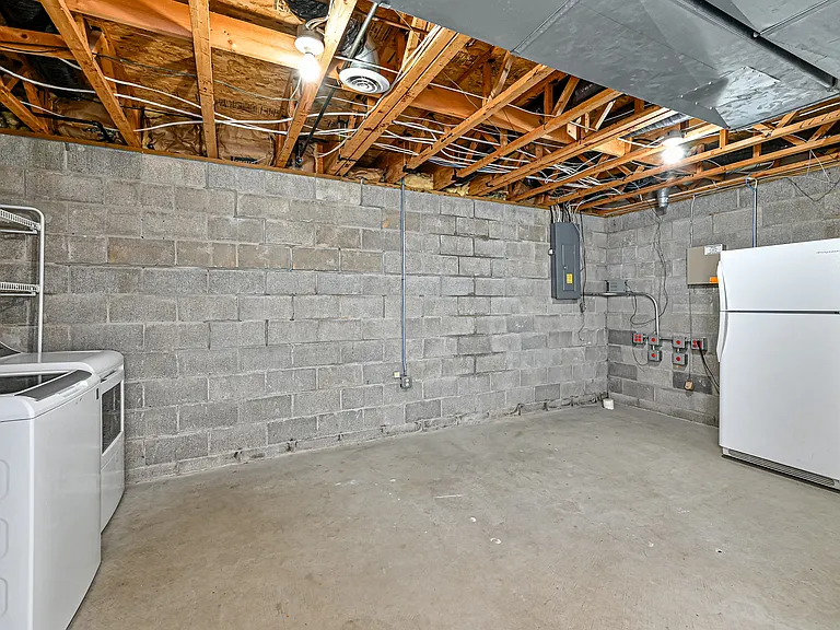 229 Hillvue Dr — Photo 17
