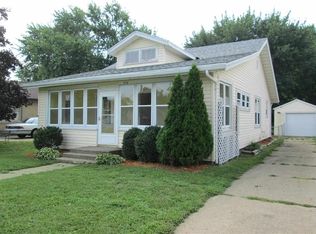 1018 Winter St, Pekin, IL 61554