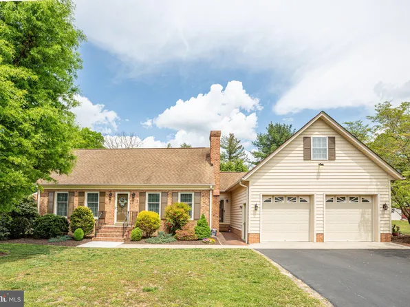 103 Lee St, Bowling Green, VA 22427