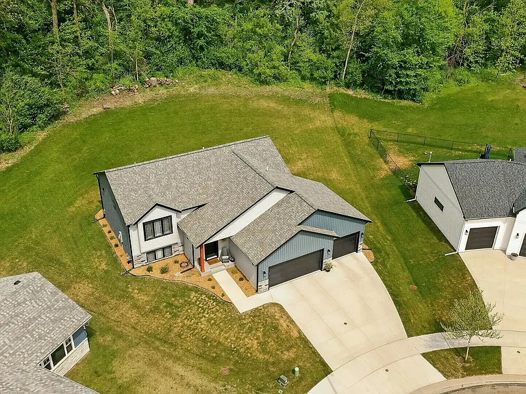 5411 Destination Ln NE — Photo 2