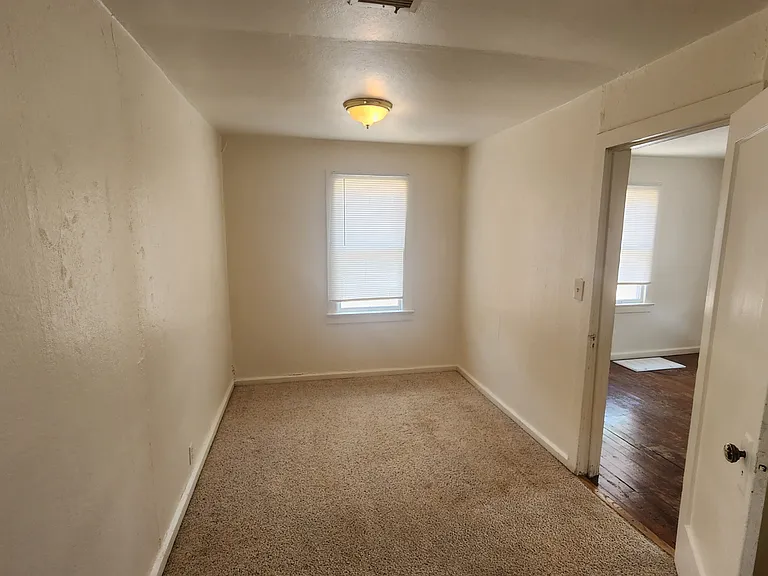 837 N Mesa Ave — Photo 13