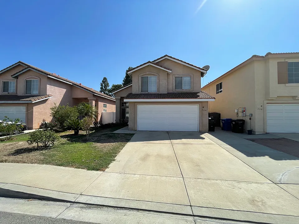 746 Geoffrey Ct