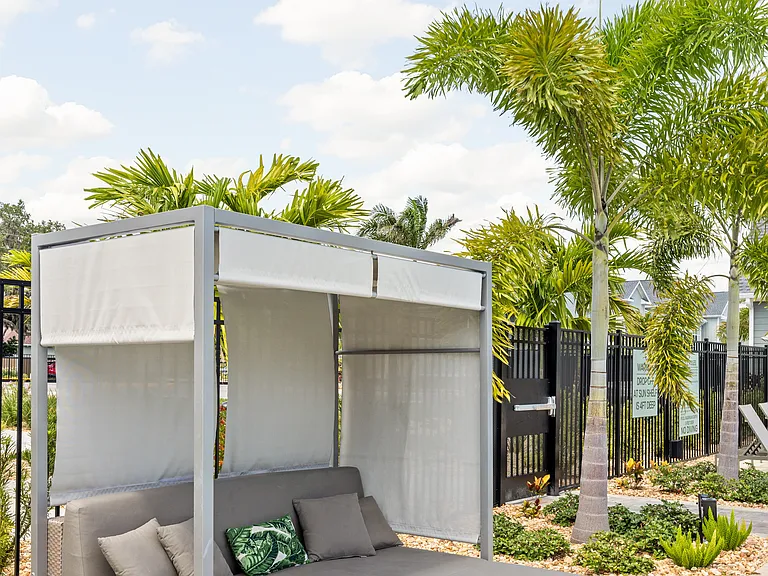 Palm Grove Luxury Apartments — Photo 28