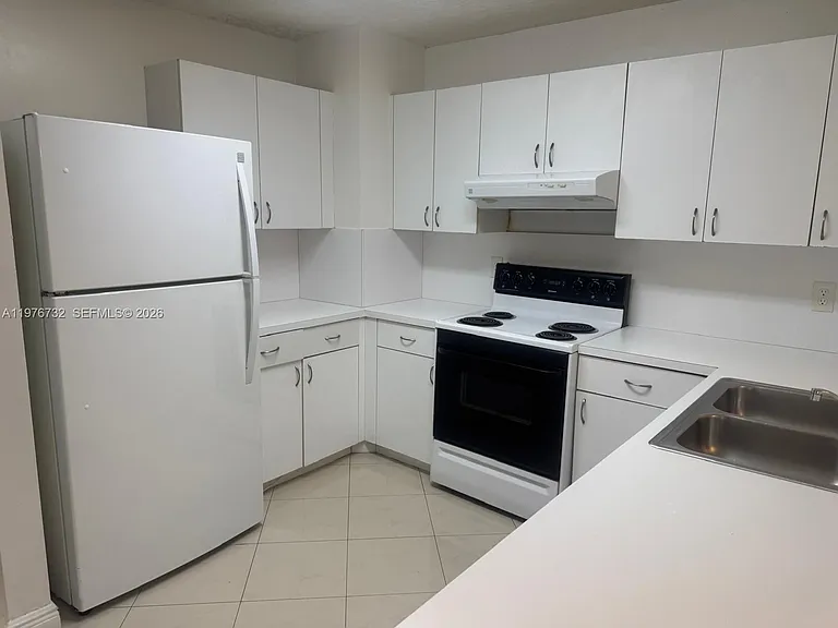 104 SW 9th St #1403 — Photo 8