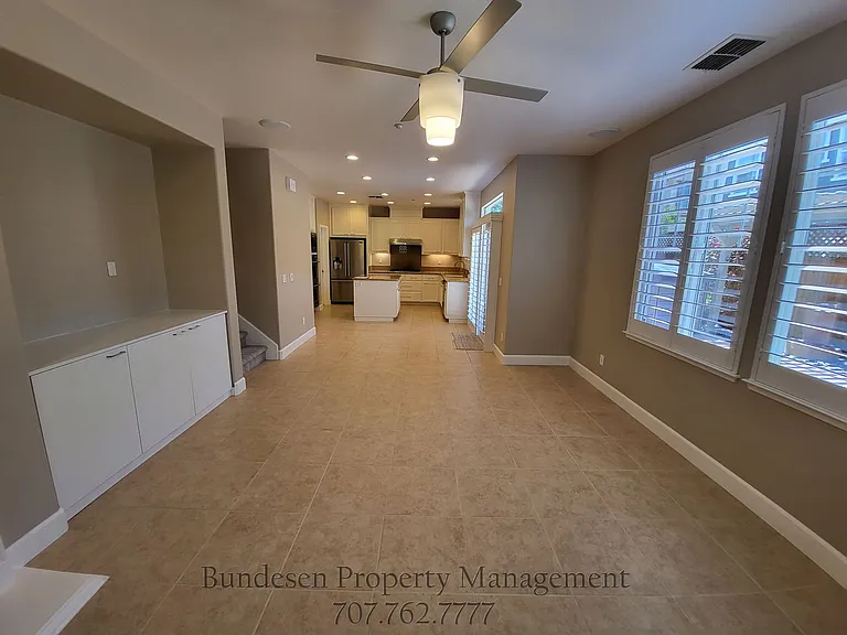 1727 Southgate Dr — Photo 10