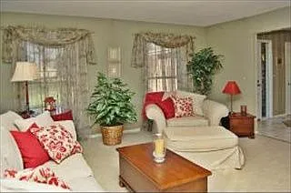 12 Bruce Cir N photo 1