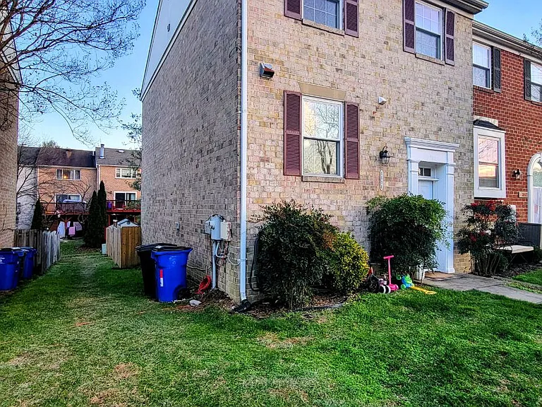 8614 Spruce Run Ct — Photo 16