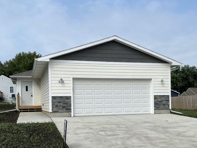 805 S Edward Cir, Sioux Falls, SD, 57103