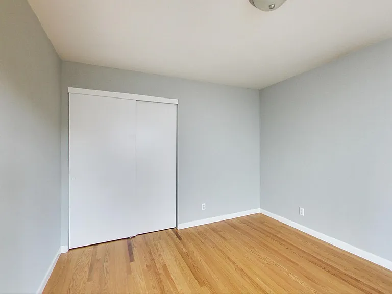 205 Collins St #4 — Photo 14