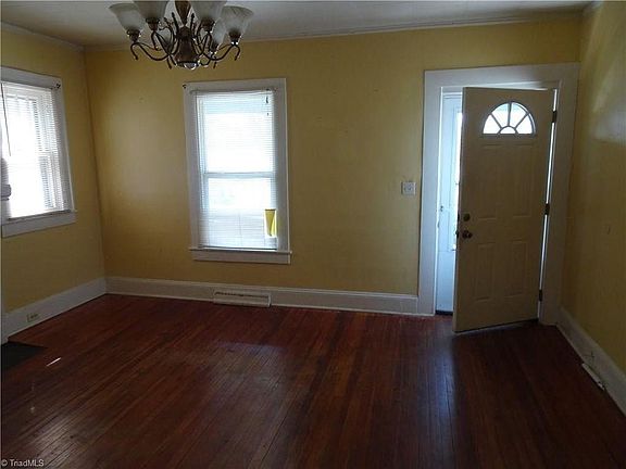 3rd image of 610 Yy Holt Ave
