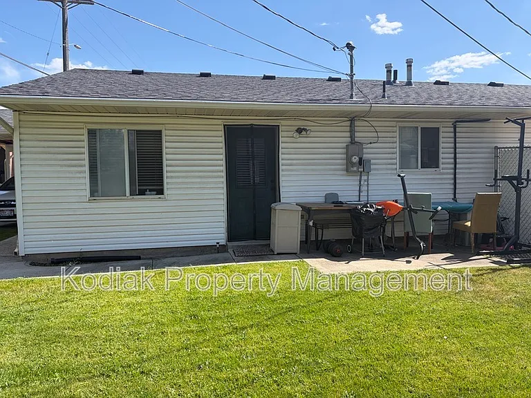 83 E 550 N — Photo 16