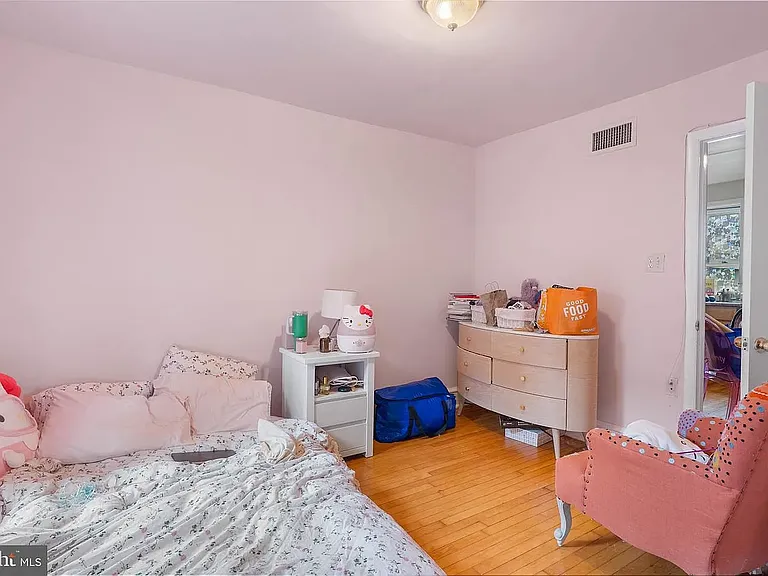 348 S 16th St #3F — Photo 6