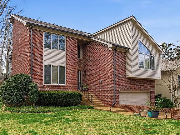 3rd image of 517 Harpeth Trace Dr