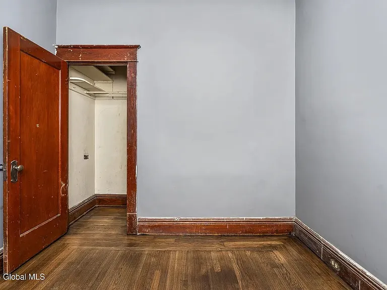 320 Saratoga St #1 — Photo 8