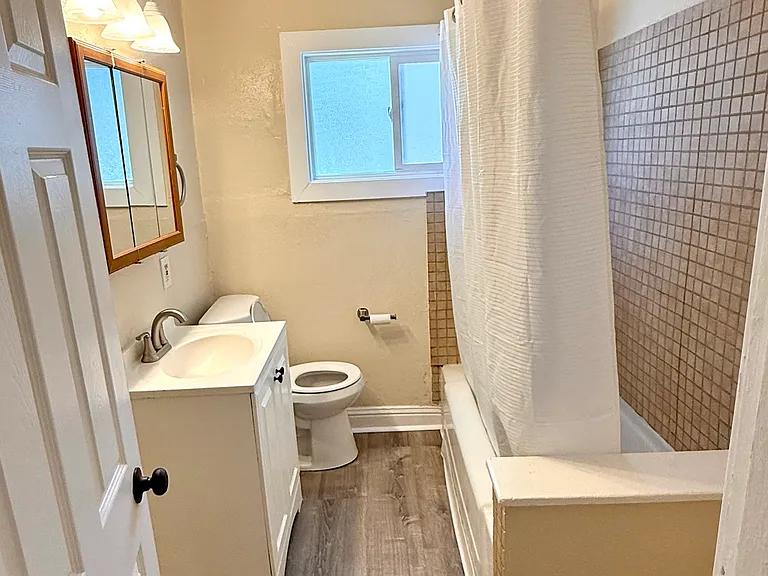 930 E Channel St — Photo 8