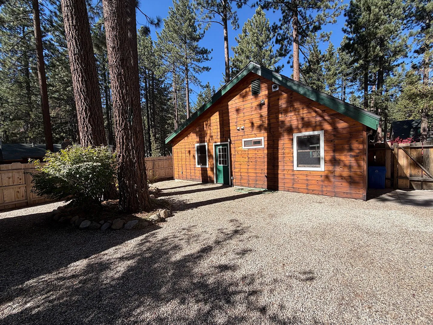 2 Bed + Large Office, 1.5 Bath Al Tahoe Home just 2 Blocked from the Lake! — Photo 4
