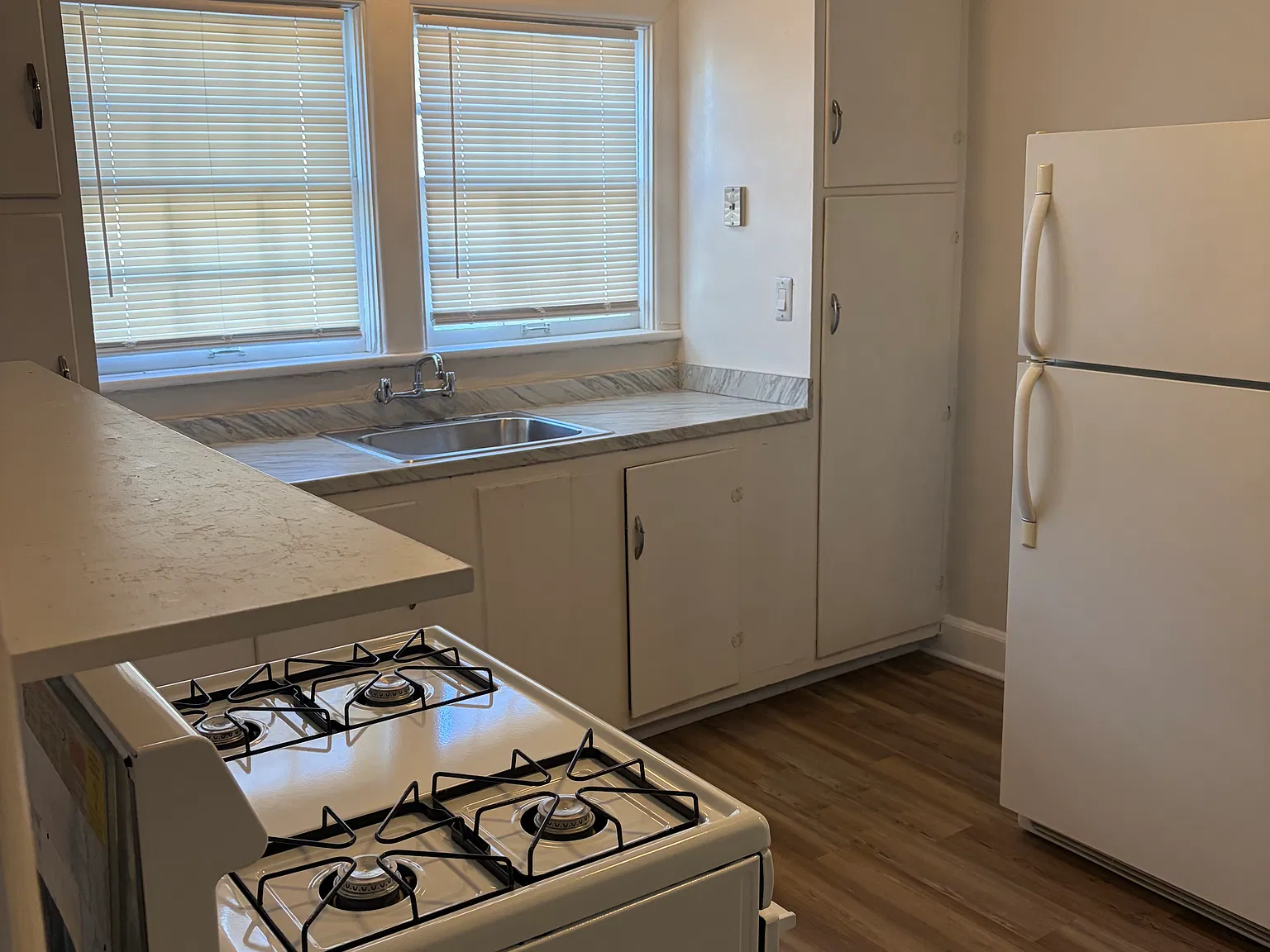 1 bed, 800 sqft, $950 — Photo 3