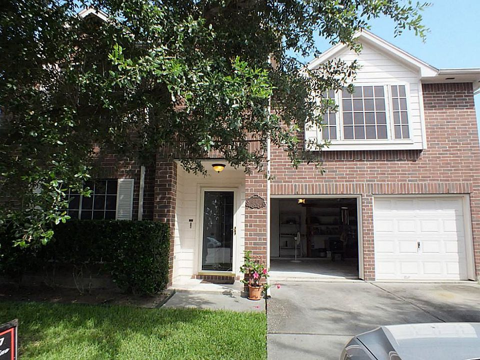 2nd image of 611 Oak Hill Dr