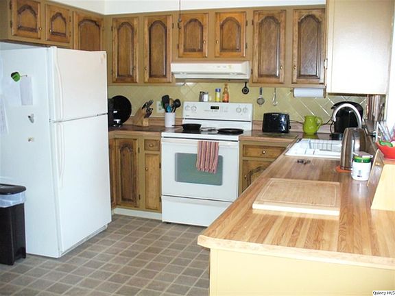 Home for Sale in Quincy, IL $179,500