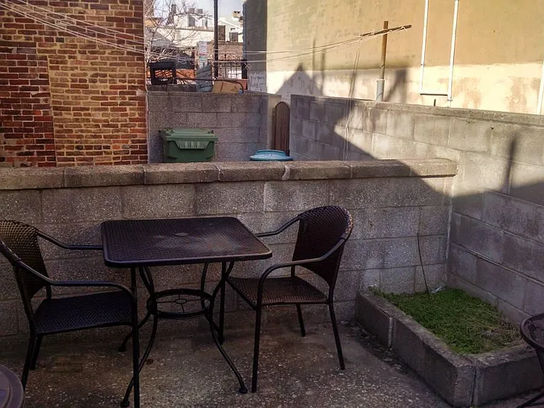 305 S Exeter St — Photo 9