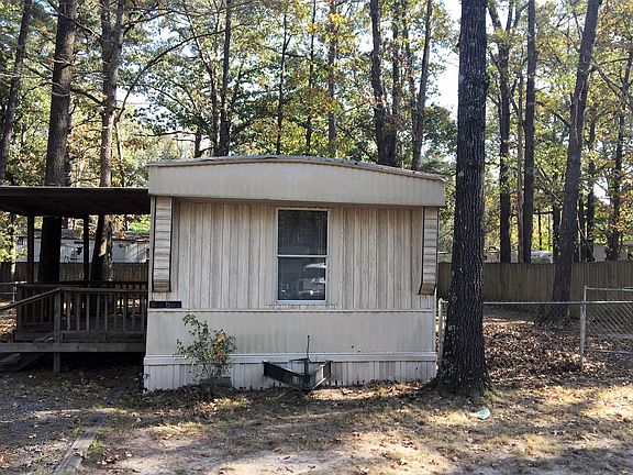 Large fenced yard, private storage