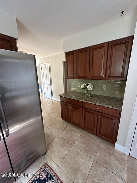 5th image of 400 Lincoln Drive