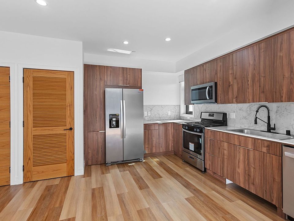 1st image of 1525 N Hobart Blvd #301