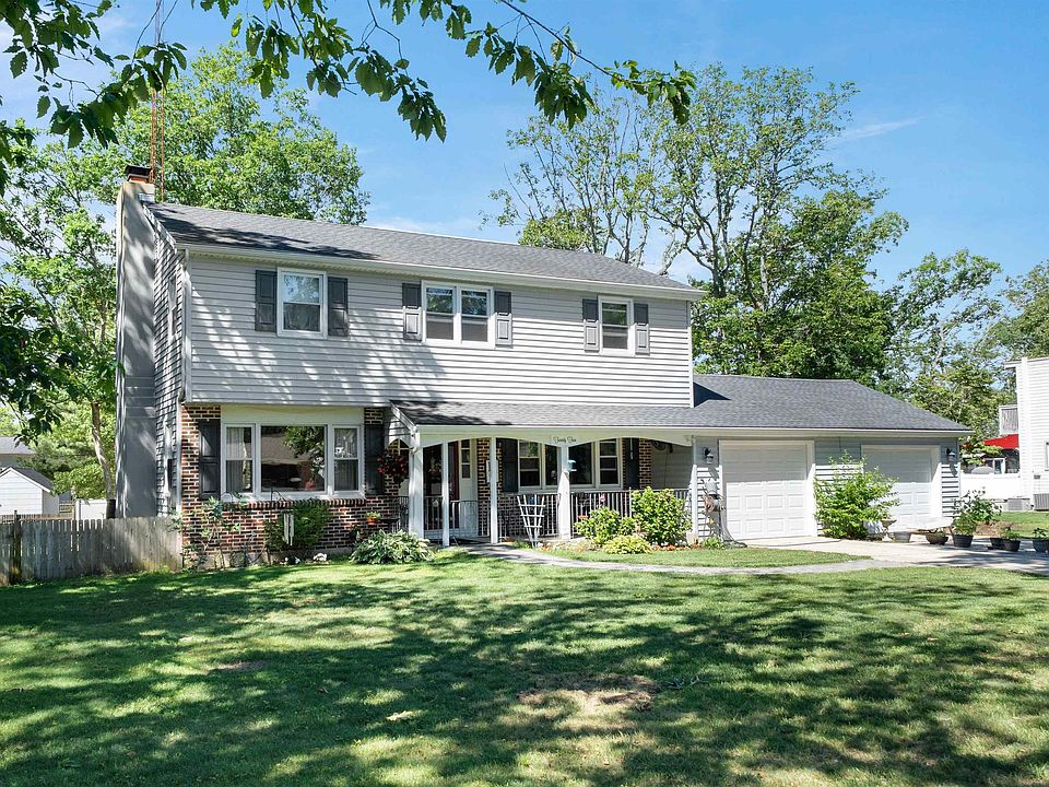 1st image of 22 Black Oak Dr