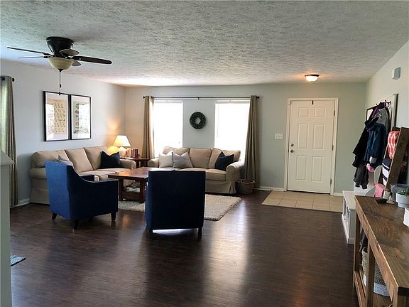 3rd image of 1150 Northcliffe Dr