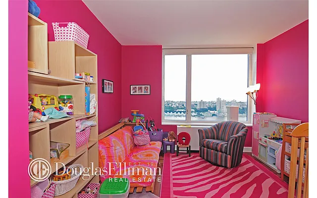 Sold by Douglas Elliman | media 22