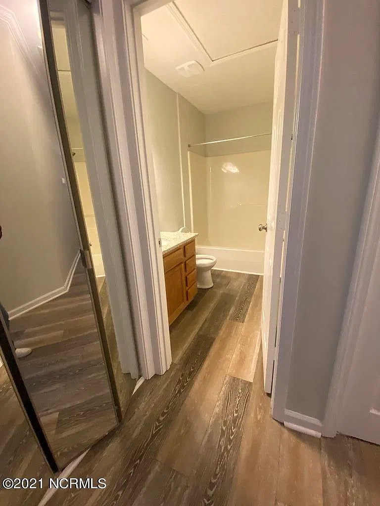1 bed, 1.0 bath, 700 sqft, $1,350 — Photo 4