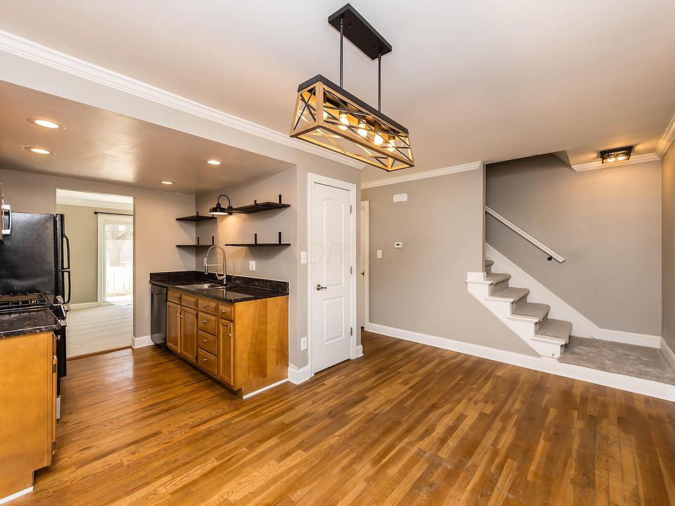 1st image of 2559 Olde Hill Ct S