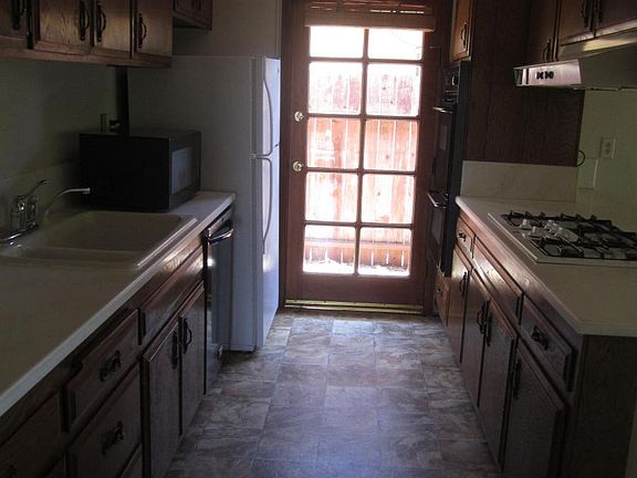 4th image of 5621 Genoa Dr