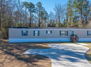 1716 Sunrise Rd, Smoaks, SC 29481