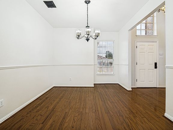 4th image of 7207 Canary Ln