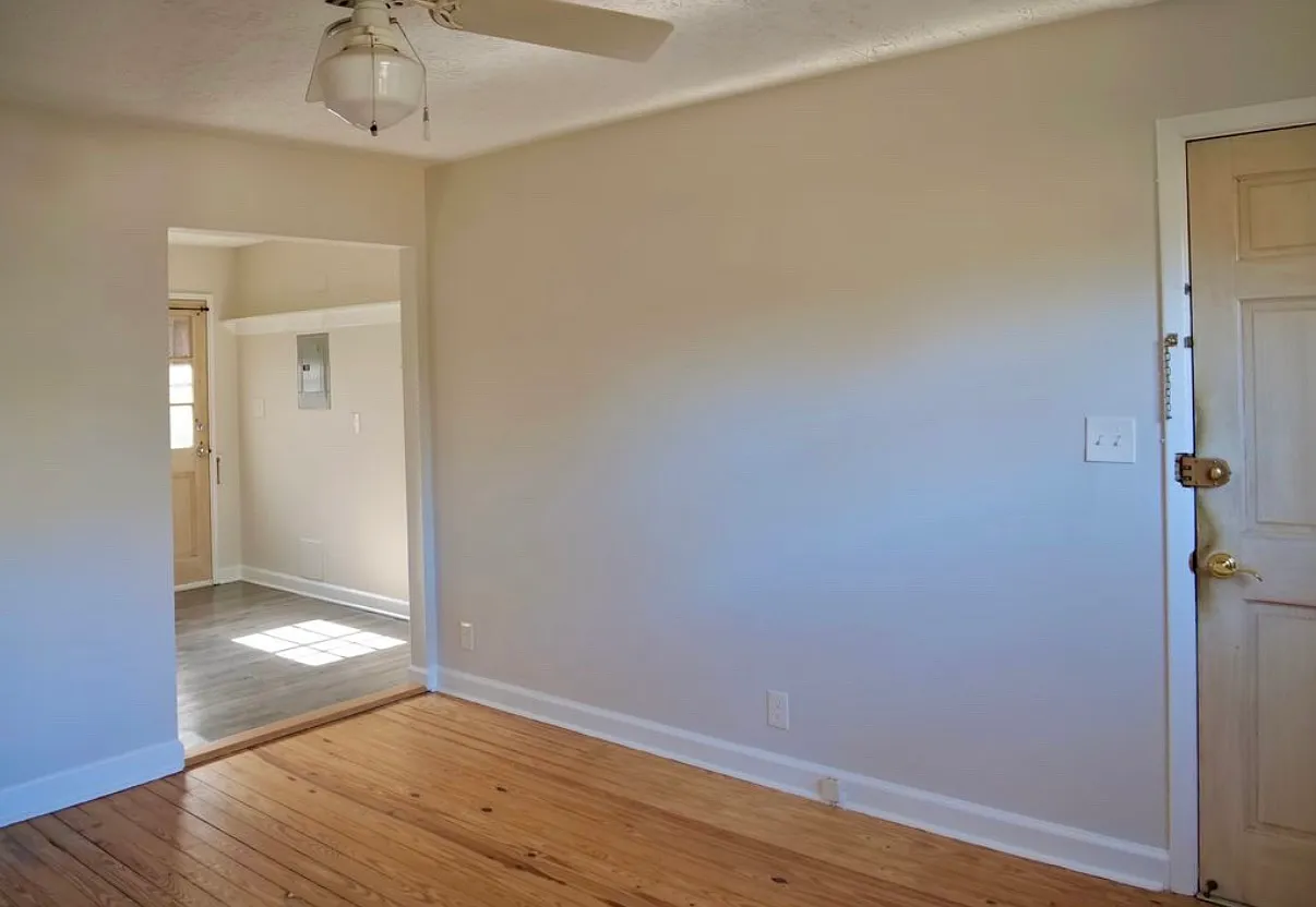 2 bed, 700 sqft, $1,950 — Photo 4