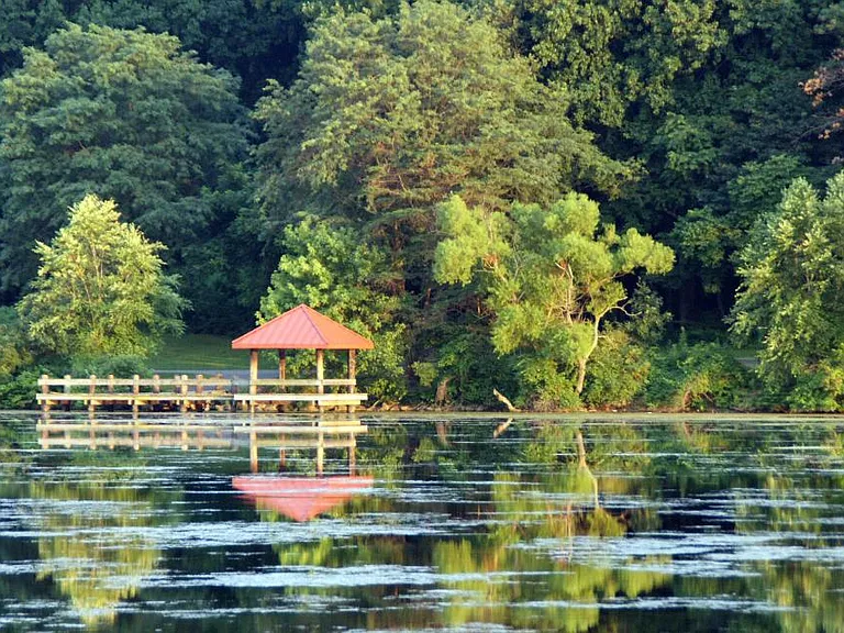 Lake Elkhorn 1mi away