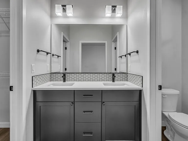 2919 N Phoenix Ln — Photo 21