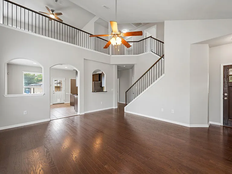 1613 Corn Hill Ln — Photo 5