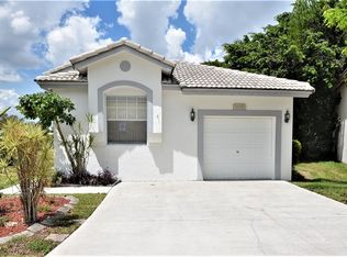 4995 Pelican St, Pompano Beach, FL 33073